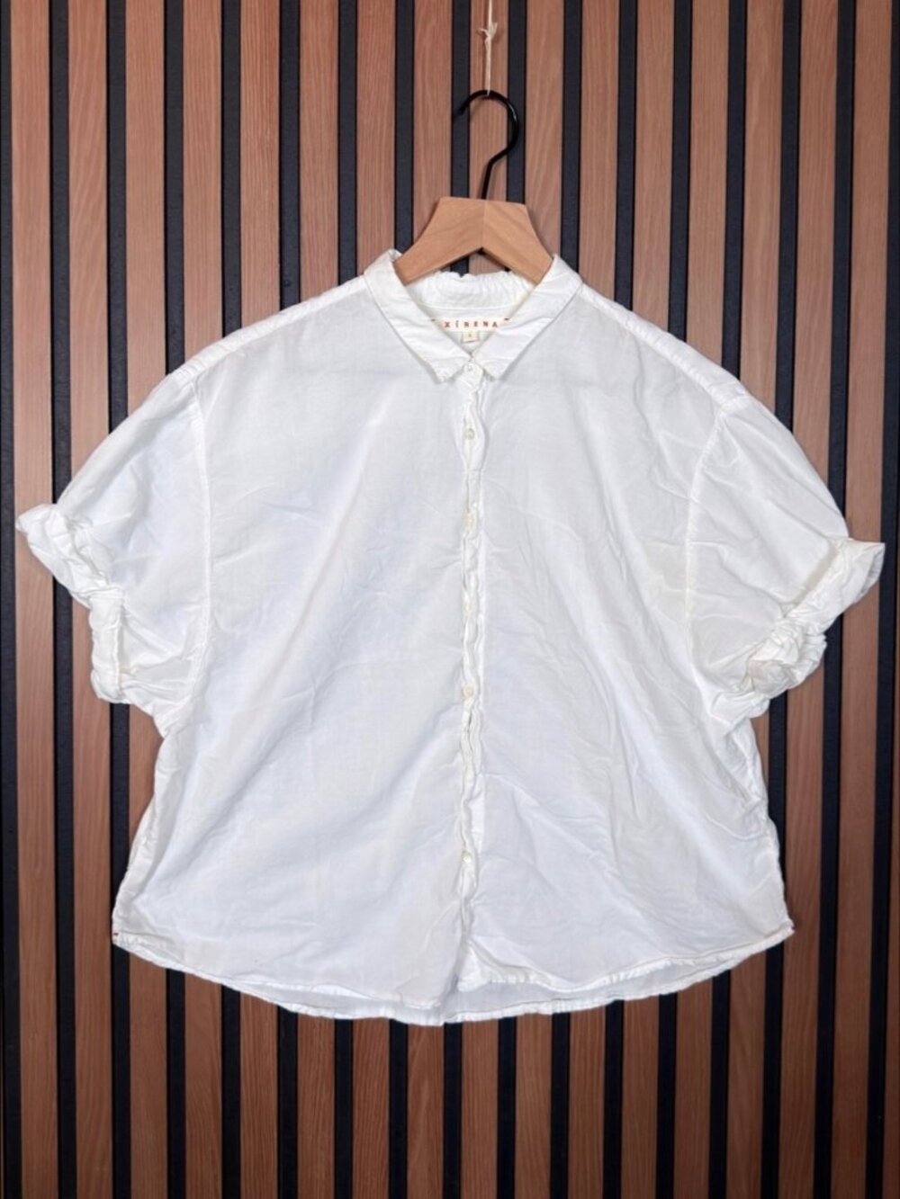 Xirena Shirt Small Womens White Short Sleeve Button Up Collared Ruffled Trim